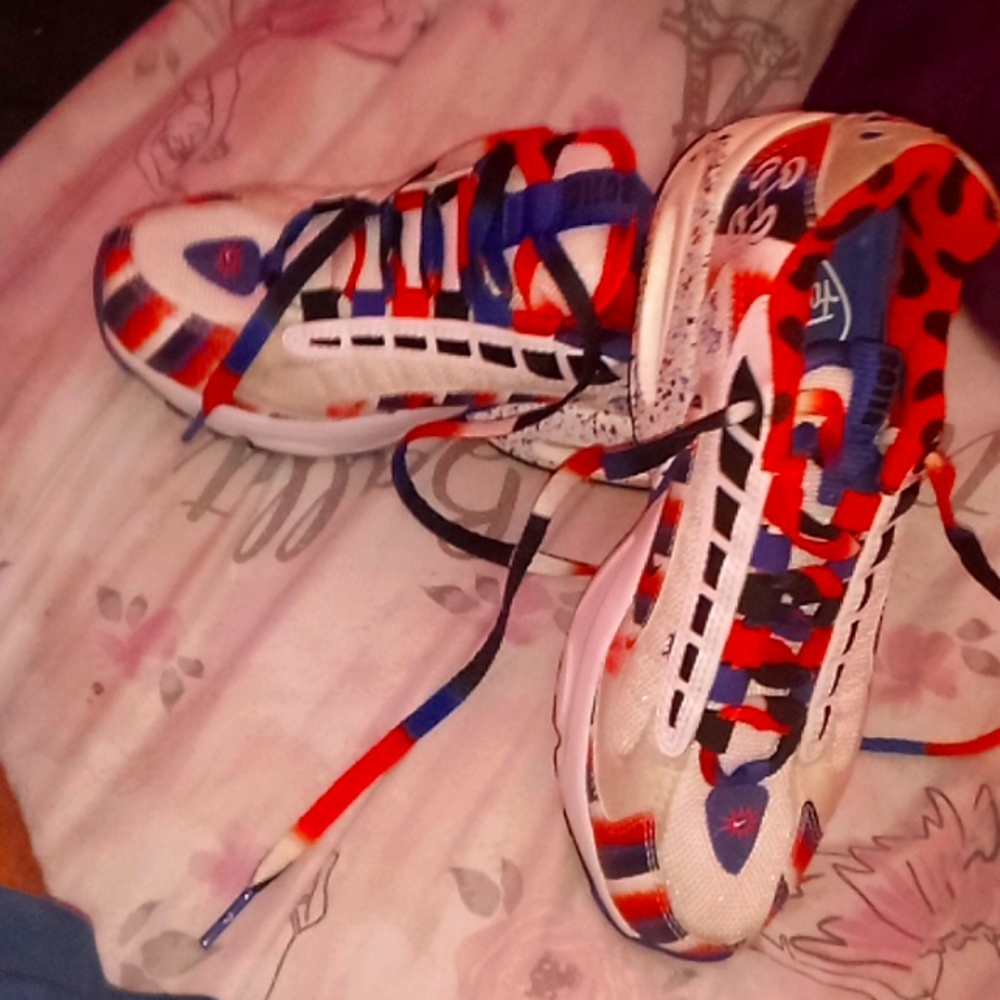Nike Air Max 96 Doernbecher lightly used condition size 4 Unisex ret.$350